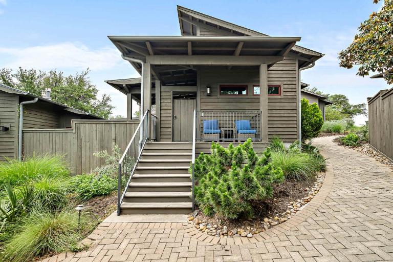 Romantic Lake Cabin - 1BR - Pickleball - BBQ - B&B Spicewood