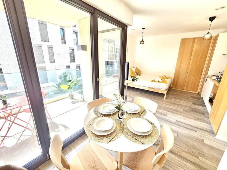 Cozy Studio with Sunny Terrace-Chiny3 - Bed and Breakfast Luxemburg