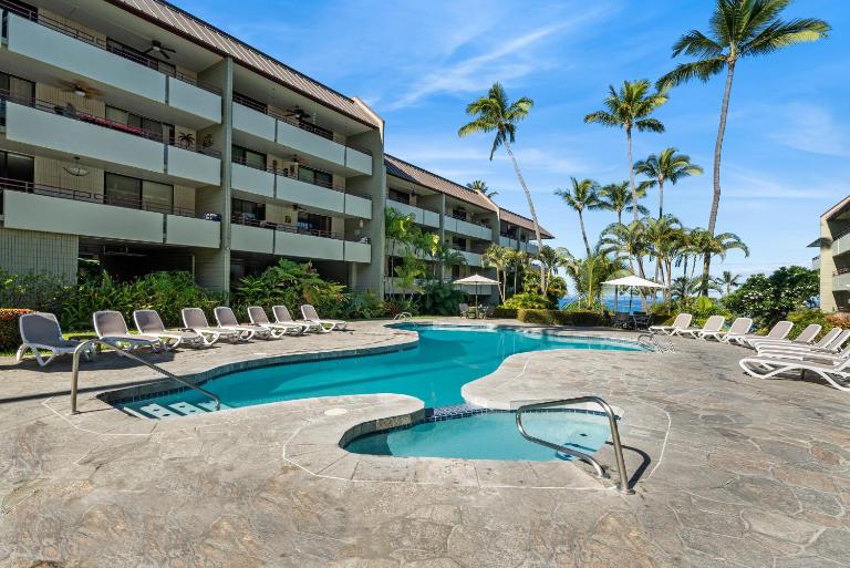 Big Island White Sands Village 202 by Coldwell Banker Island Vacations - B&B Kailua-Kona