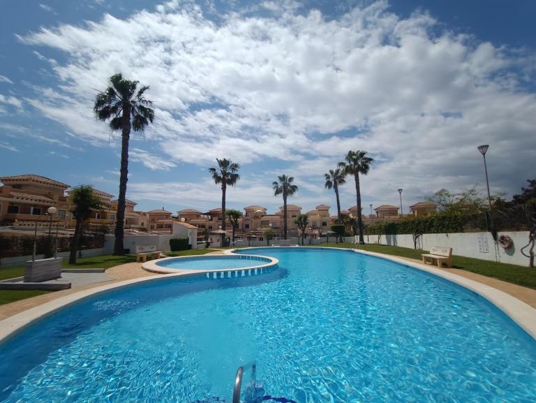 Family Townhouse with Pool & Terrace - Aguas Nuevas PMT03 - B&B Torrevieja