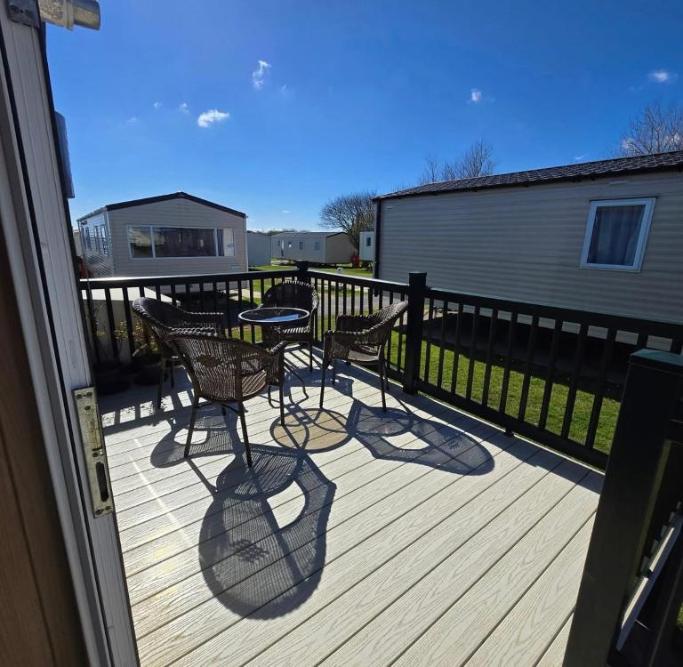 Zapata Springs 34 - B&B Flamborough