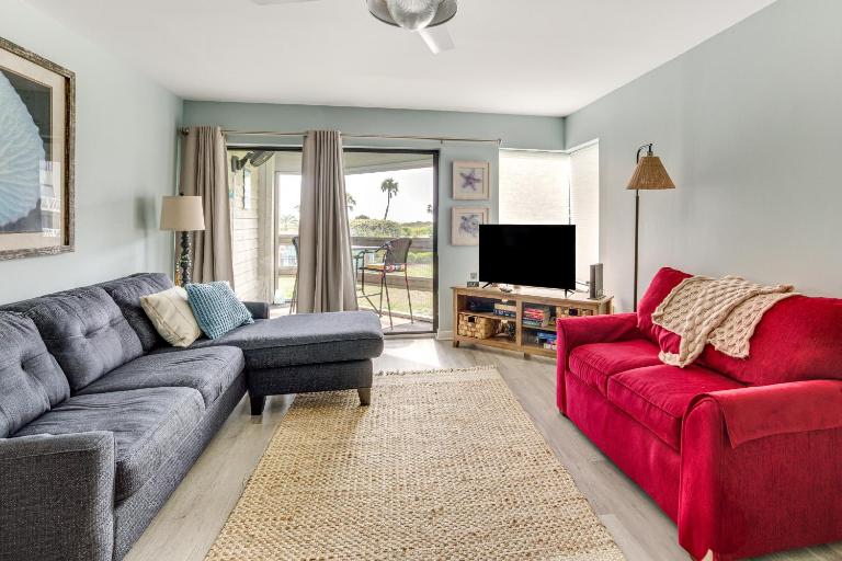 Oceanfront Condo in Harbor Island Community! - B&B Cedar Reef Villas