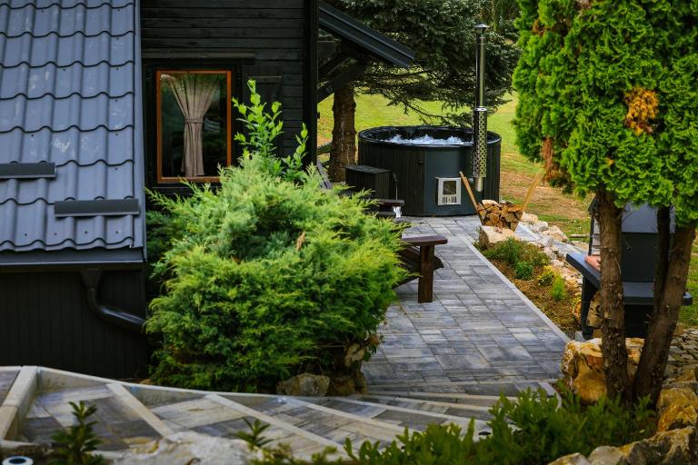 WoodenHouse with two Apartments - B&B Otočac