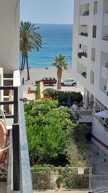 Between Beach & Center - Ferienwohnung La Herradura