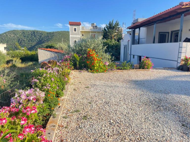 Lake Side Serenity - B&B Ksamil