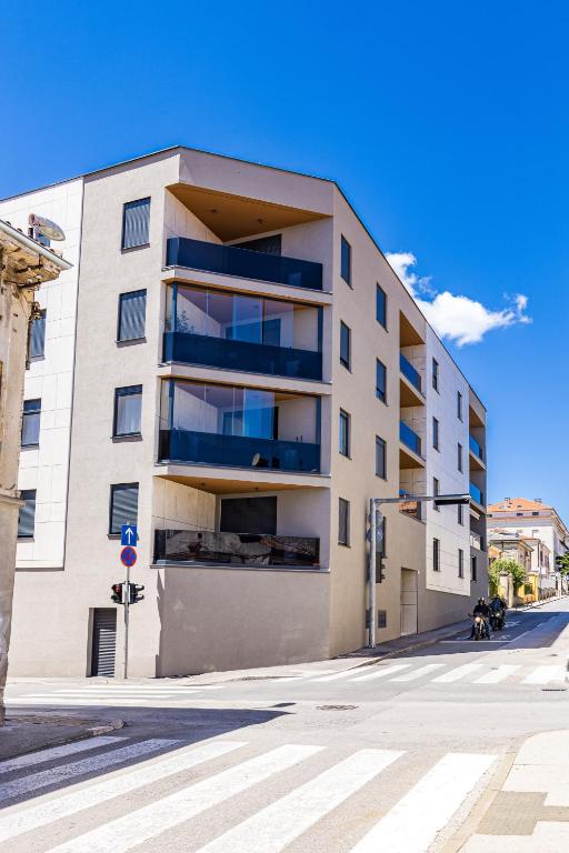 Caesars Palace - NEW modern apartment with FREE private parking - B&B Pula