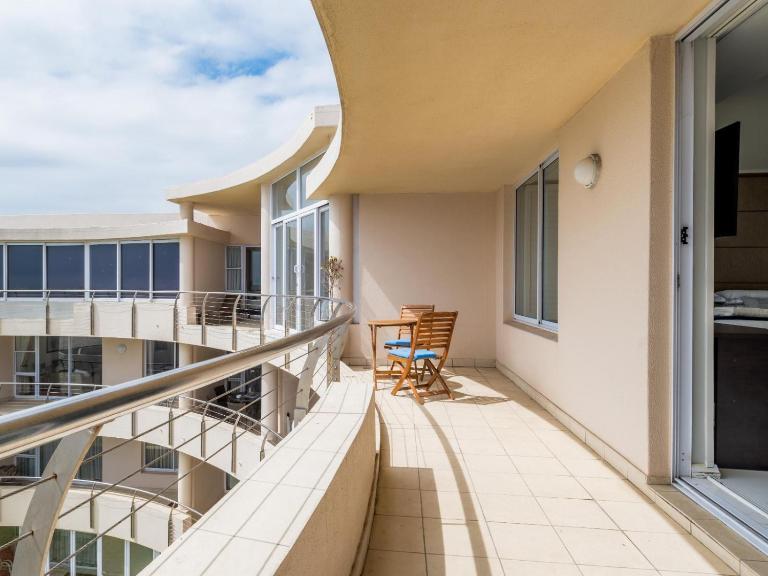 Lagoon Shoreline Penthouse - Chambres d'hôtes Le Cap