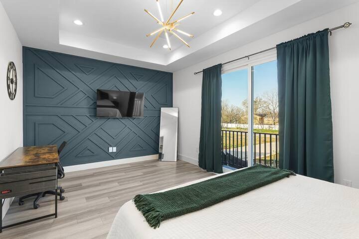 Luxe Heights 3BR Escape in Prime Location With Garage Access - Chambres d'hôtes Houston