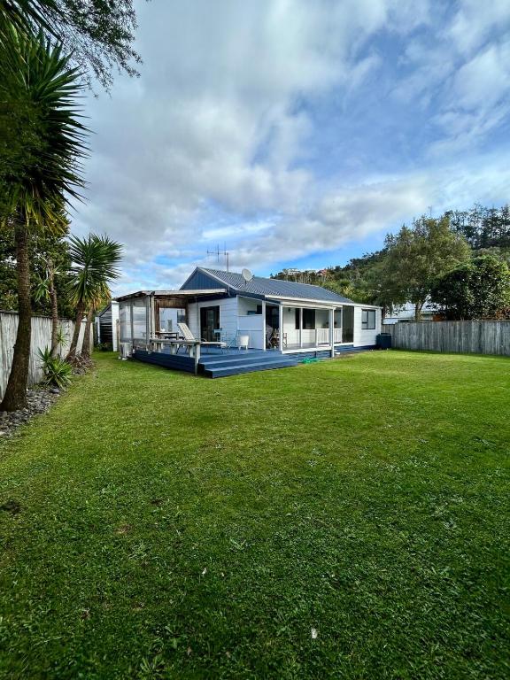 Typical Kiwi Family Holiday Home in the Coromandel - B&B Tairua