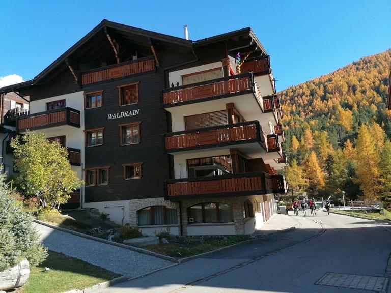 Great apartment with visual contact to Alpin Express - Chambres d'hôtes Saas-Fee