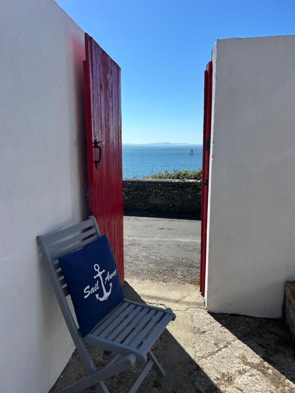 Lighthouse Keepers Cottage - Ferienwohnung Moville