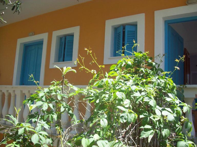Villa Vania Gardenos Sea View - B&B Vitalades