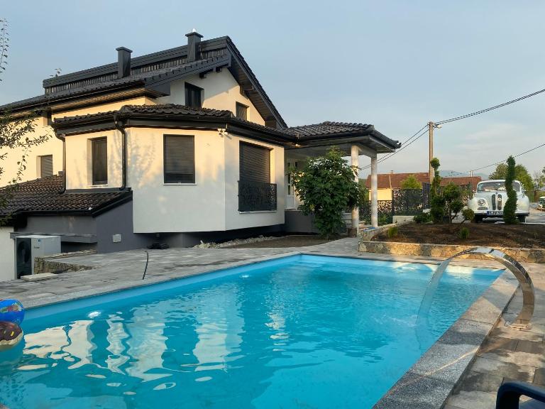 Villa Aldina Apartment 2 - B&B Bihać