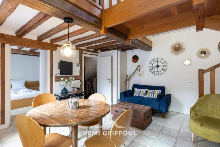 L’Escalier d’H 3 Duplex Central Honfleur Charm & Family - Bed and Breakfast Honfleur