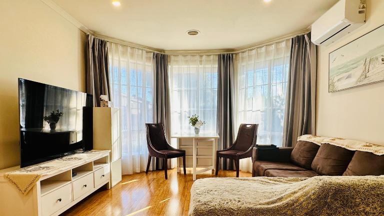 20 minutes to Mel CBD 2 BRs AirCon unit guest house - B&B Laverton