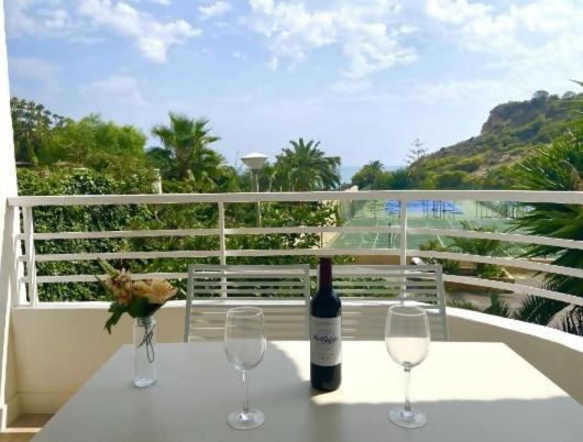 Apartamento en primer línea, con piscina y parking - Ferienwohnung Villajoyosa