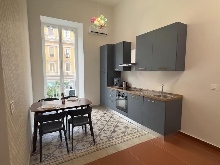 Mimì Neapolitan Stay - Napoli Centrale - B&B Napoli