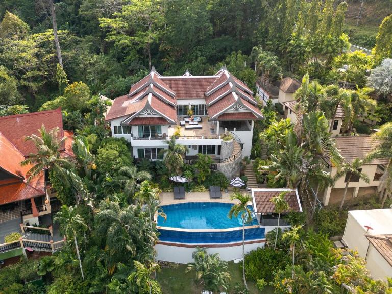 Kinnaree Grand Villa - pool, panoramic views, maid - Chambres d'hôtes Ban Kamala