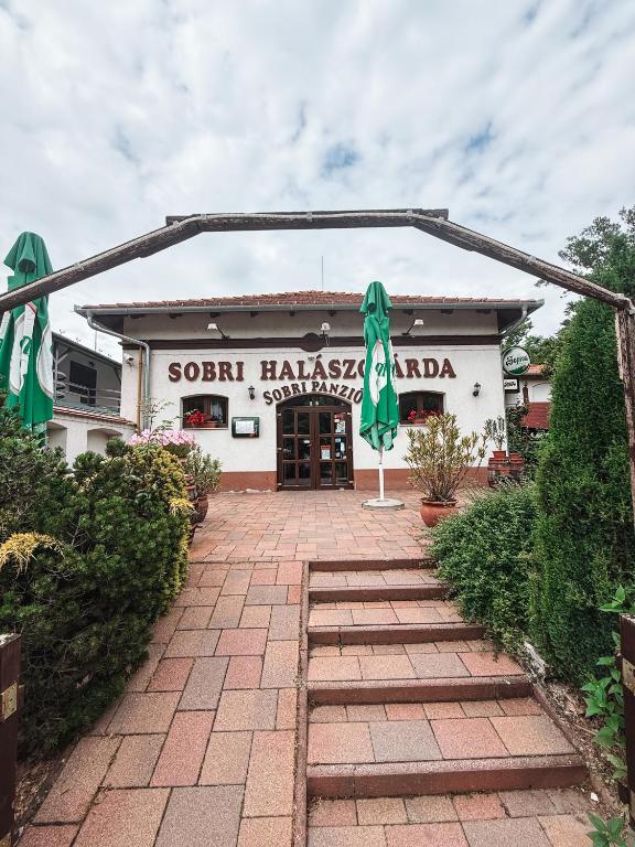 Sobri Halászcsárda és Panzió - B&B Baja