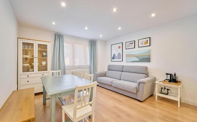 Acogedor apartamento en La Molina con vistas - Chambres d'hôtes La Molina