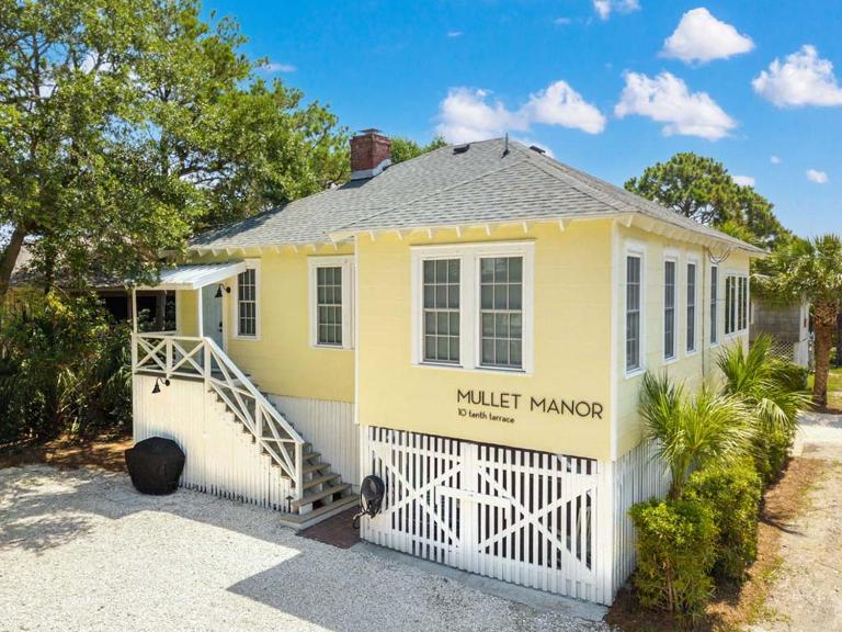 Mullet Manor - Bed and Breakfast Tybee Island