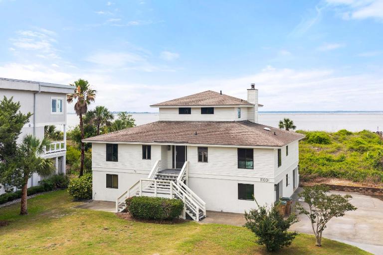 Just Gettin Tanner - Bed and Breakfast Tybee Island