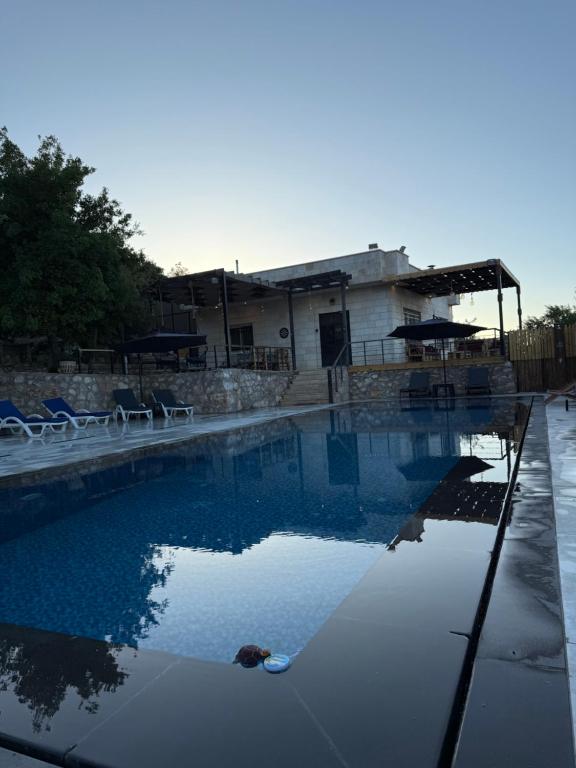 Oak Farm Ajloun مزرعة البلوط عجلون - B&B ‘Ajlūn