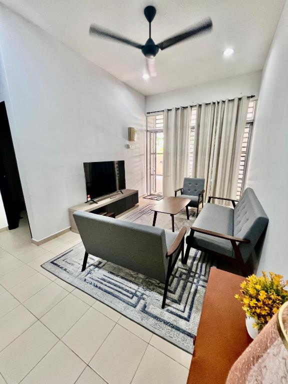 Casa Damai Kuantan - near TUDM, Taman Tas, SEMSAS, UMP,Airport, Uia, Matrik Gambang, Menara 188, 4bilik-3AC 1kipas, Ruang Tamu kipas - B&B Kuantan