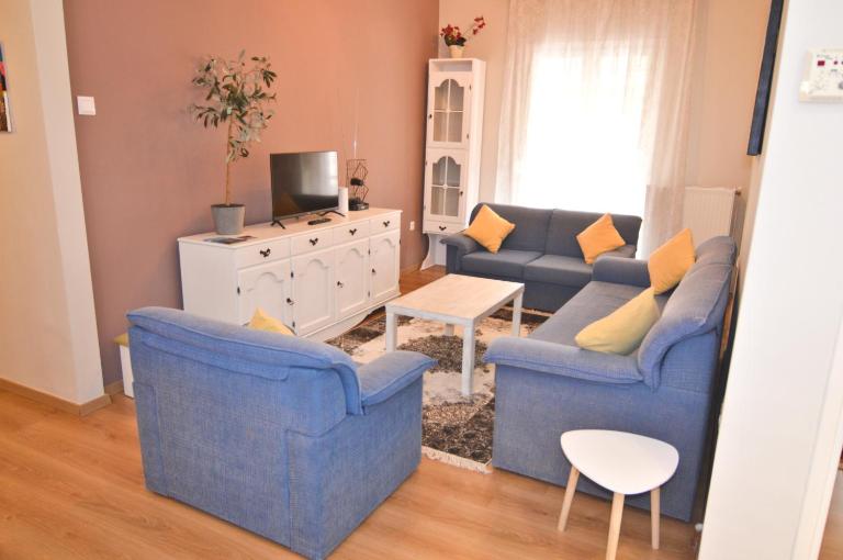 Metropolis Midtown - Bed and Breakfast Kastoria