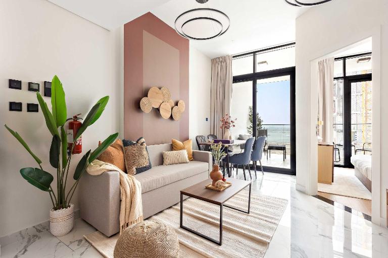 Silkhaus Vacation Homes Sunlit 1BDR Stay Near Al Maryah Island - Bed and Breakfast Abu Dhabi