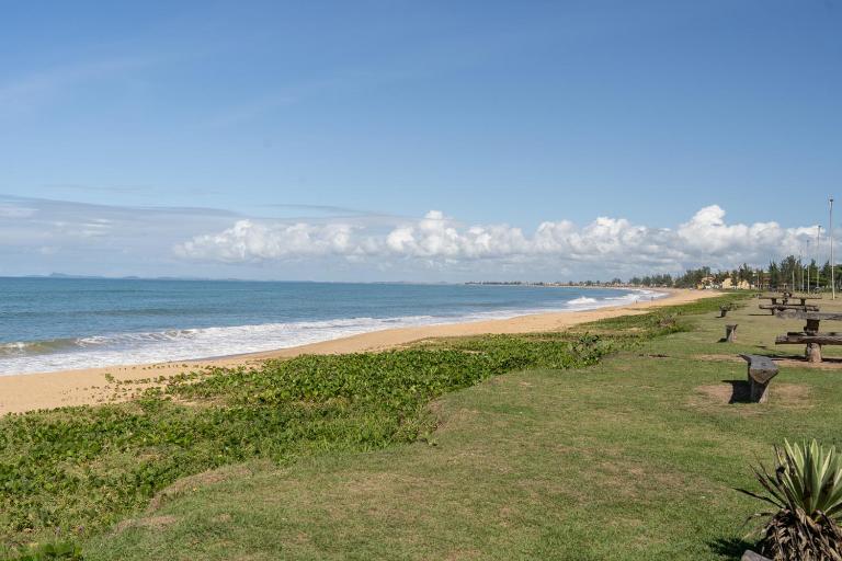 Apto com Wi-Fi a 950m da Praia da Tartaruga - Bed and Breakfast Rio das Ostras