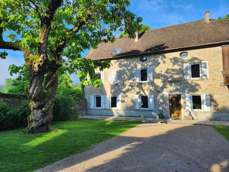Superbe maison en pierre - B&B Sault-Brénaz