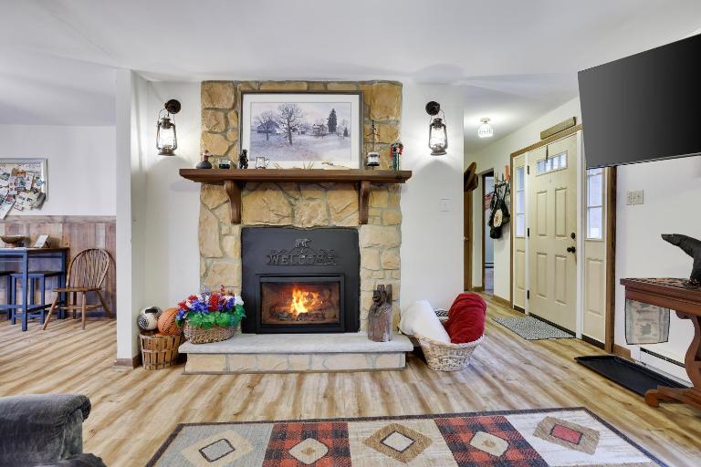 Serenity and Fun all in one in this Cozy Pocono Cabin - Bed and Breakfast Jim Thorpe