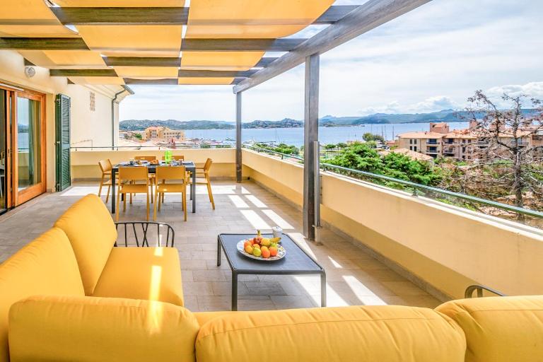 Attico Padule 3 bedr, Terrace Sea View, Parking - B&B La Maddalena