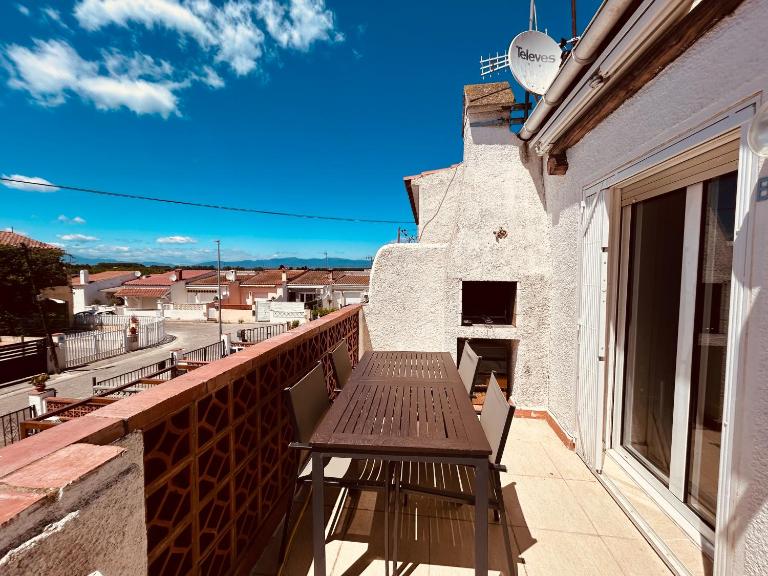 Empuriabrava, T2, terrasse, barbecue - Chambres d'hôtes Empuriabrava