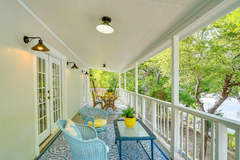 5 Mi to Historic Granbury Square: Lakefront Escape - B&B Granbury