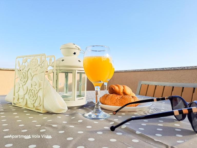Vola Vista Apartment - Magnificent sea view & big balcony - Bed and Breakfast Rijeka