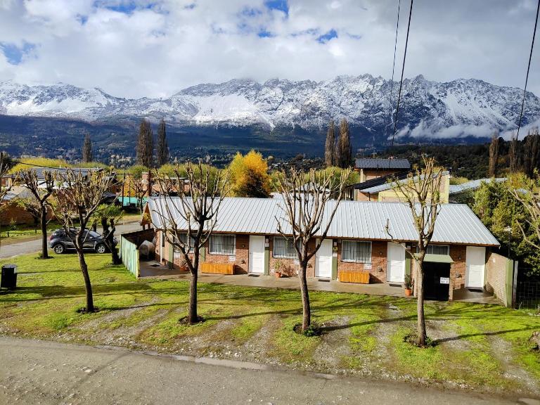 Los Lúpulos Departamentos Privados - B&B El Bolsón