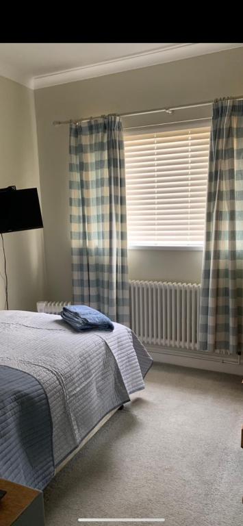 Lynne's Place Room 1 - Bed and Breakfast Carmarthen