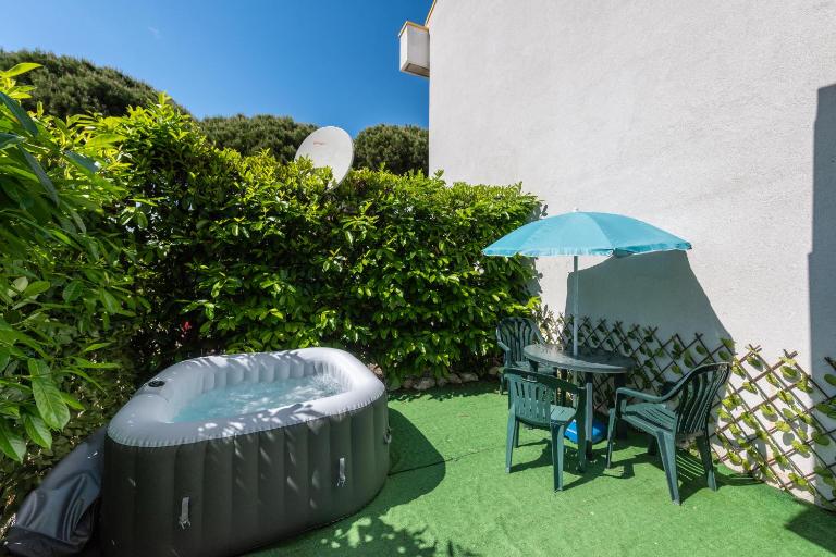 Ginestra Deluxe Idromassaggio privato e piscina - Chambres d'hôtes Eraclea Mare