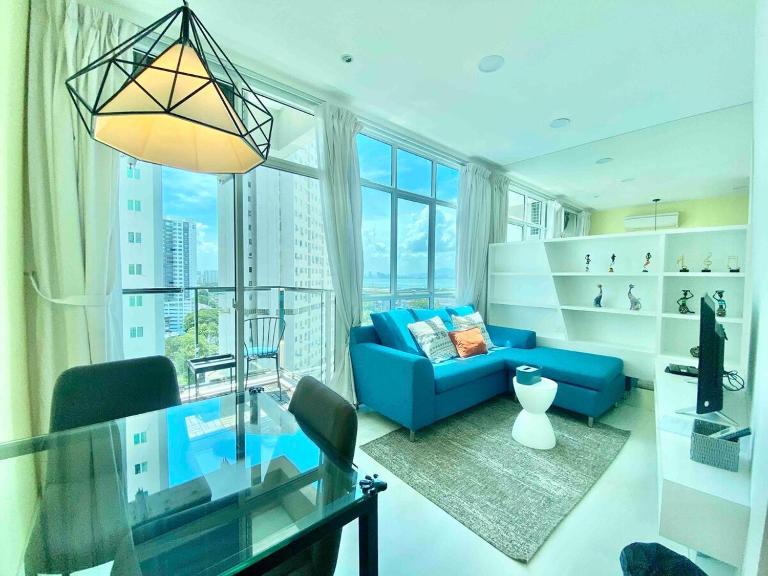 Straits Garden Suites #Pool with view #Seaview and bridge view #Georgetown #3pax #2BR2bath #1Queen 1Single #Quality well maintained #Private host - Bed and Breakfast George Town