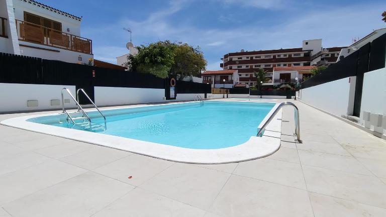 Luminoso apartamento con piscina y aparcamiento - B&B Playa del Inglés