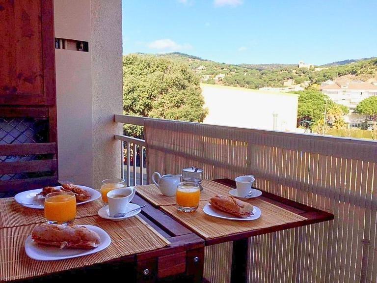 Coast apartment near Barcelona - B&B Sant Andreu de Llavaneres