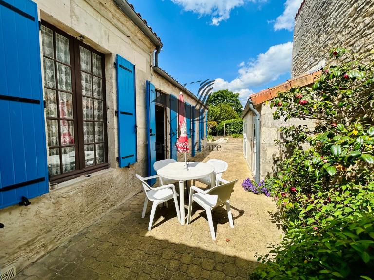 Gite de Mali - De plain pied à deux pas du centre - B&B Rochefort