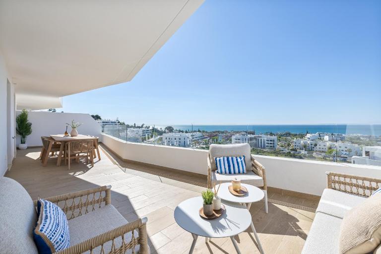 Luxury Penthouse Duplex ONE80 by AORA STAY - B&B Estepona