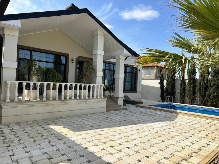 Seaside Luxe Villa - Bed and Breakfast Bilgəh