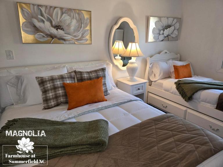 Magnolia Farmhouse at Summerfield NC - Chambres d'hôtes Summerfield