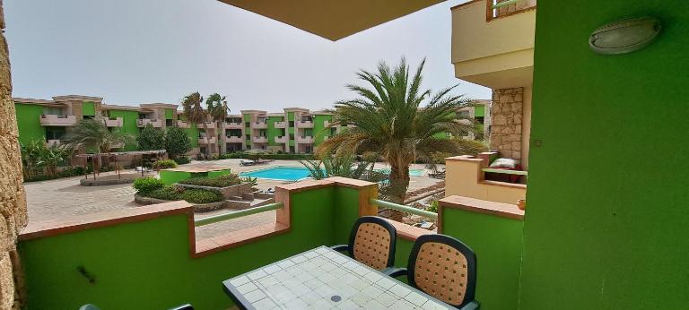 Apartment with Pool in Santa Maria Moradias Green Sal Service - Bed and Breakfast Santa Maria