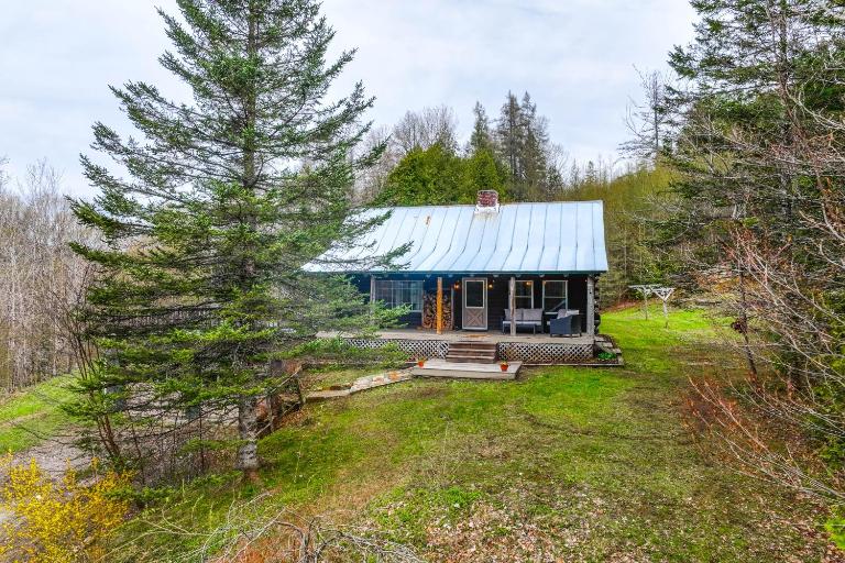 2 Mi to Lake Willoughby: Peaceful Log Cabin! - Ferienwohnung Westmore