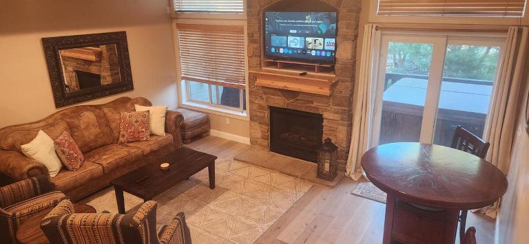 Mountain Chalet Near Snowbasin, 2BR - Chambres d'hôtes Huntsville